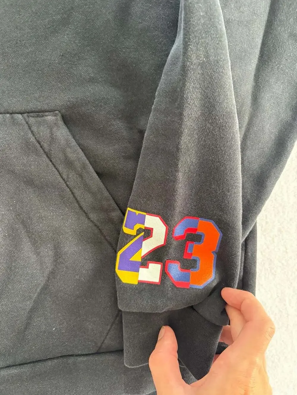 Air Jordan Multicolor Logo Pullover Hoodie Men’s Size M Black Fleece Sweatshirt